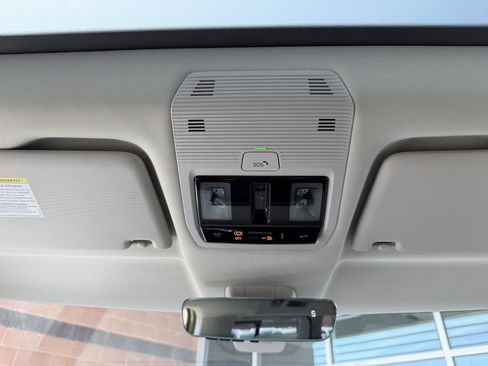 Used 2025 Volkswagen ID. Buzz 1st Edition RWD image 26