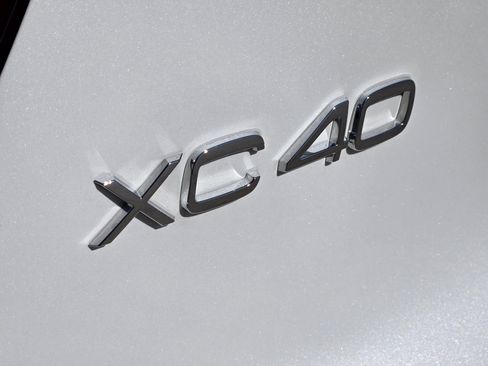 New 2025 Volvo XC40 B5 Ultra w/ Protection Package image 19