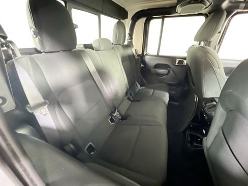 Used 2022 Jeep Gladiator Sport image 26