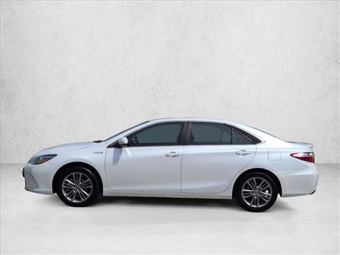 Used 2016 Toyota Camry SE image 9