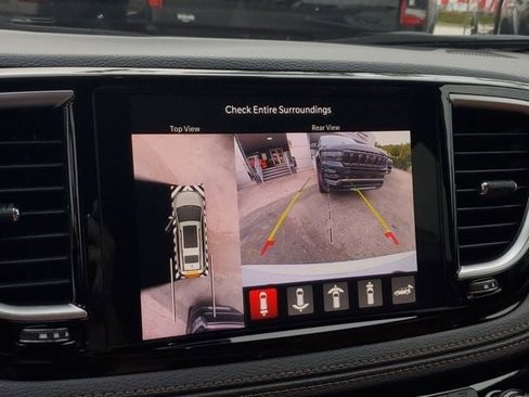 New 2026 Chrysler Pacifica Pinnacle image 14