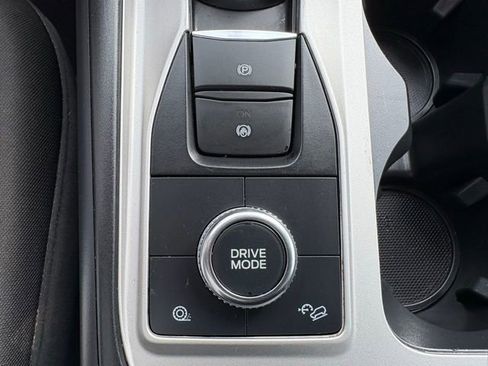 Used 2023 Ford Explorer XLT image 22