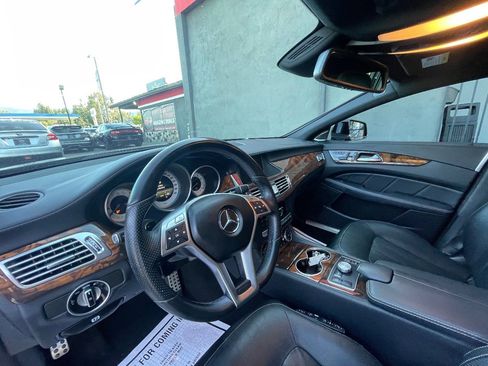 Used 2014 Mercedes-Benz CLS 550 4MATIC image 9