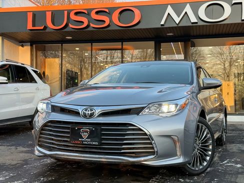Used 2016 Toyota Avalon XLE image 1