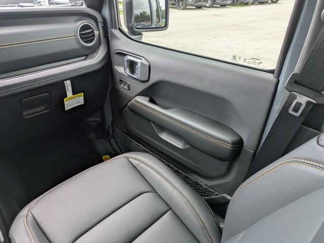 New 2026 Jeep Wrangler Unlimited Sahara AWD/4WD image 17