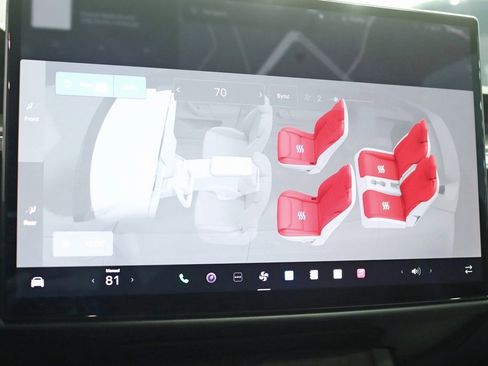 Used 2022 Tesla Model X Plaid image 15