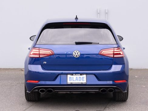 Used 2018 Volkswagen Golf R 4-Door image 23