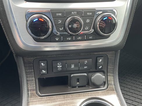 Used 2017 GMC Acadia Limited SLT image 22