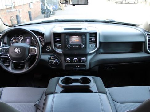 Used 2020 RAM 1500 Big Horn AWD/4WD image 40