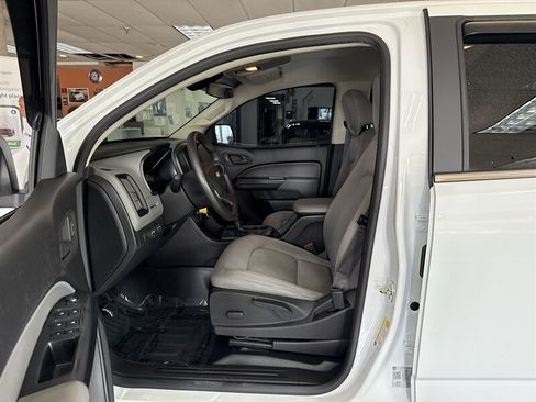 Used 2018 Chevrolet Colorado W/T w/ WT Convenience Package AWD/4WD image 8