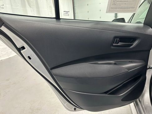 Used 2025 Toyota Corolla LE image 40