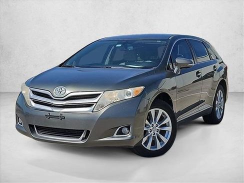 Used 2013 Toyota Venza LE image 1