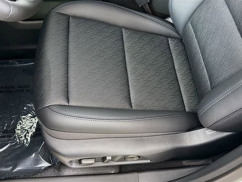 New 2026 Chevrolet Equinox LT w/ Convenience Package II FWD image 20