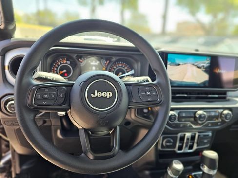 New 2026 Jeep Gladiator Sport AWD/4WD image 23