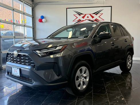 Used 2025 Toyota RAV4 LE AWD/4WD image 3