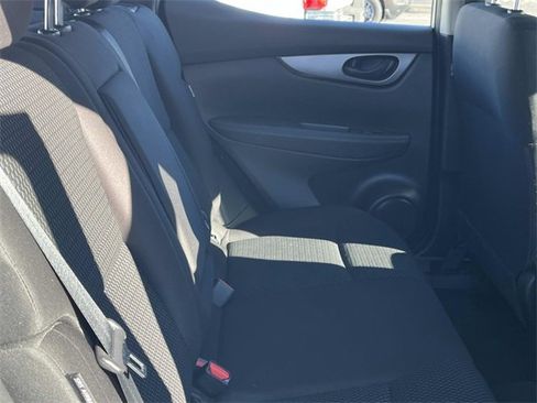 Used 2020 Nissan Rogue Sport S image 21