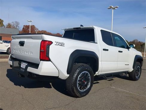 Used 2024 Toyota Tacoma TRD Off-Road image 4