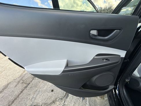 Used 2023 Hyundai Kona SEL image 29