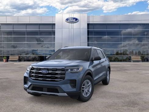 Used 2026 Ford Explorer Active AWD/4WD image 2