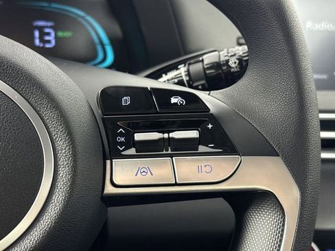 Used 2025 Hyundai Elantra Sport FWD image 24