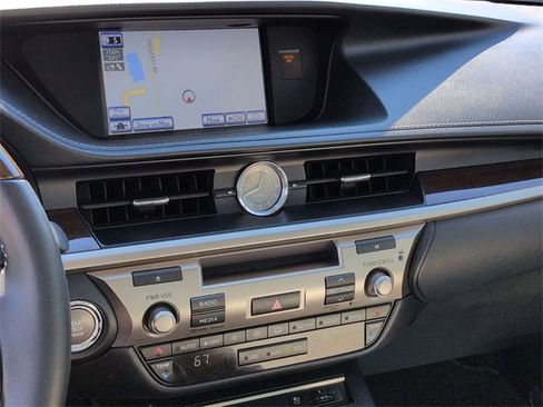 Used 2013 Lexus ES 350 w/ Luxury Pkg image 21