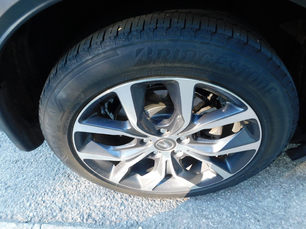 Certified 2024 Acura MDX w/ Technology Package FWD image 8