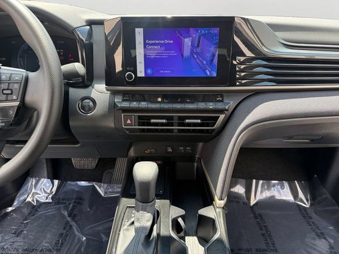Used 2025 Toyota Camry LE w/ Convenience Package FWD image 14