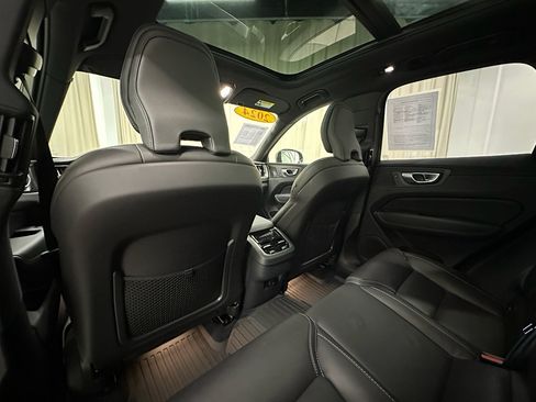 Used 2024 Volvo XC60 B5 Ultimate w/ Protection Package Premier image 21