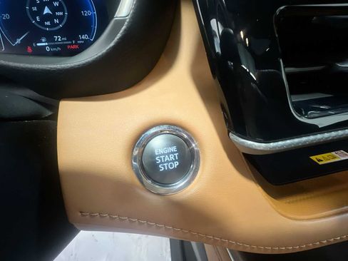 Used 2023 Toyota Highlander Platinum image 17