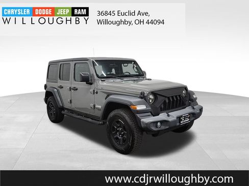 Used 2018 Jeep Wrangler Unlimited Sport AWD/4WD image 3