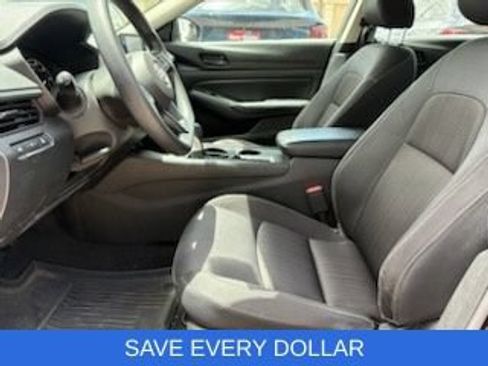 Used 2024 Nissan Altima 2.5 S FWD image 14