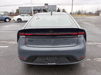 Used 2025 Toyota Prius LE video 4