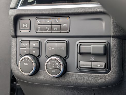 New 2026 Chevrolet Tahoe Premier w/ Sun And Tow Package image 22