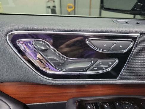 Used 2022 Lincoln Navigator Reserve image 38