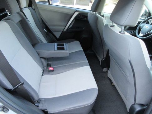 Used 2013 Toyota RAV4 XLE image 18
