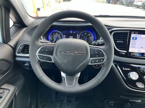 New 2026 Chrysler Voyager LX image 8