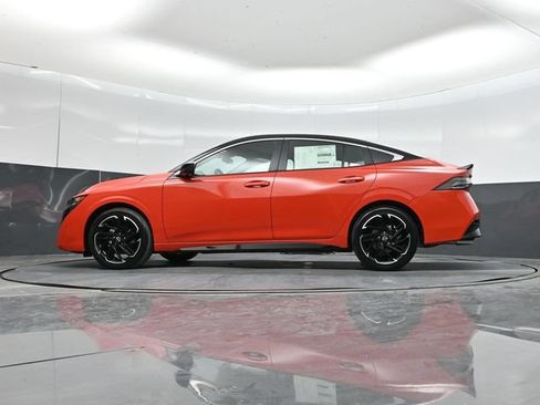Used 2026 Nissan Sentra SR w/ Floor Mat Package FWD image 61