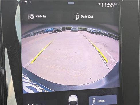 Used 2019 Volvo XC40 T5 Momentum image 16