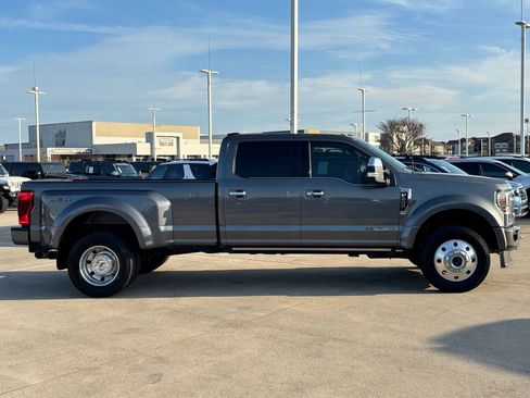 Used 2022 Ford F450 Platinum image 2