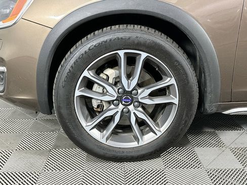 Used 2015 Volvo V60 T5 Cross Country Platinum image 35