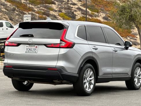 Used 2023 Honda CR-V EX image 3