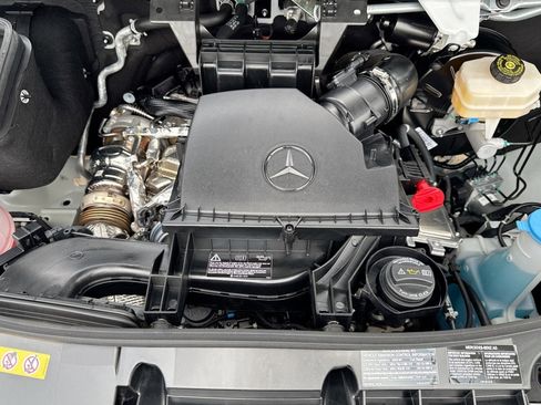 Used 2025 Mercedes-Benz Sprinter 2500 image 26