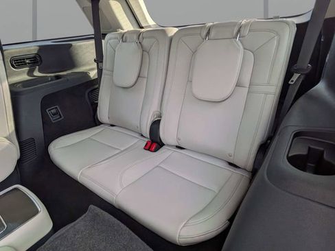 Used 2025 Lincoln Aviator Reserve w/ Equipment Group 201A image 13