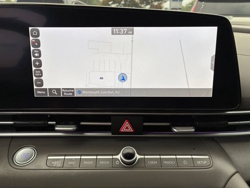 Used 2024 Hyundai Elantra SEL FWD image 26