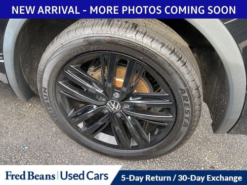 Used 2022 Volkswagen Tiguan SE R-Line image 7