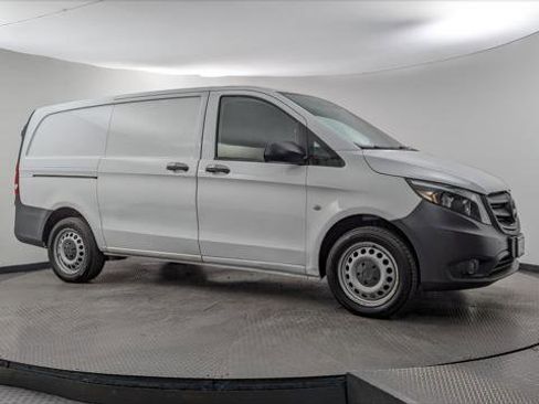 Used 2020 Mercedes-Benz Metris image 11