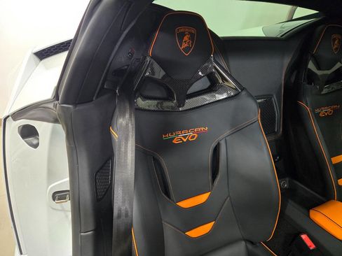 Used 2024 Lamborghini Huracan EVO image 29