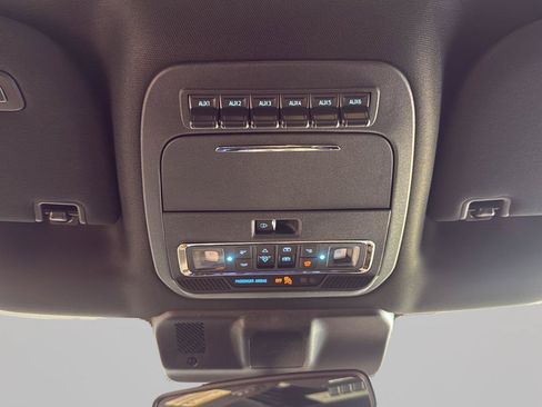 Used 2025 Ford F150 Raptor AWD/4WD image 25