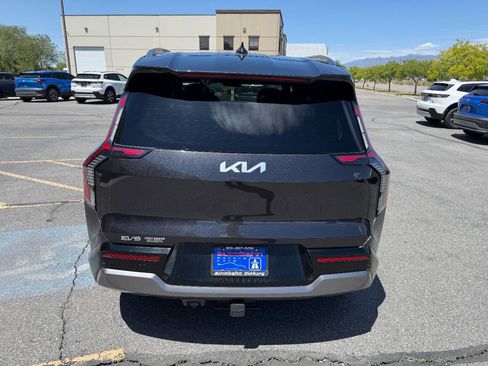 Used 2024 Kia EV9 Land AWD/4WD image 8