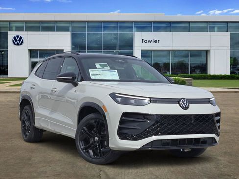 New 2026 Volkswagen Tiguan SE R-Line image 1